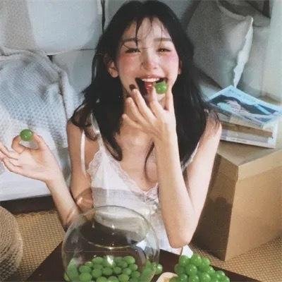 那女孩是谁 封面